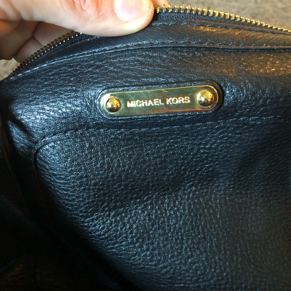 ᗰIᑕᕼᗩᗴᒪ KOᖇᔕ ᗷᒪᗩᑕK ᑭᑌᖇᔕᗴ - Picture 2 of 6